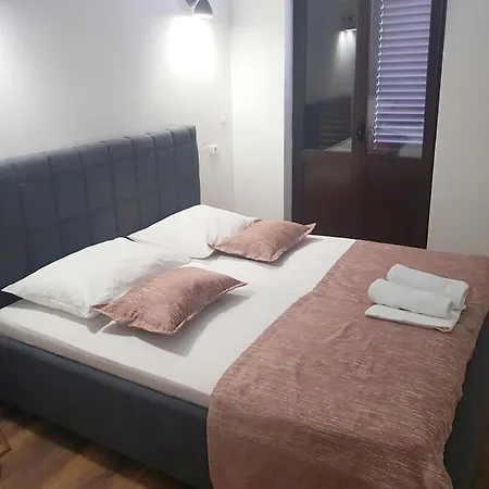 Seaside Near Trogir - Poljica مارينا