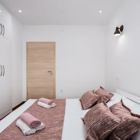 Seaside Near Trogir - Poljica فيلة مارينا