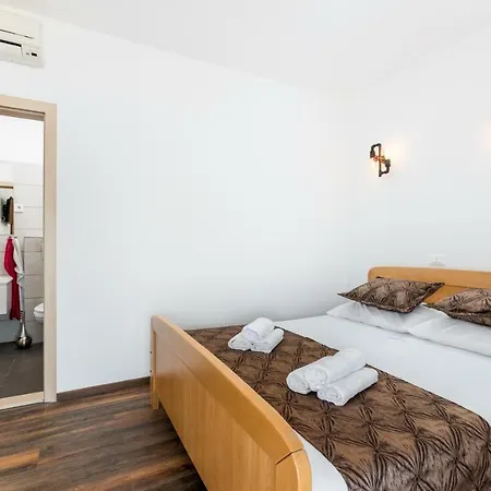 فيلة Seaside Near Trogir - Poljica مارينا