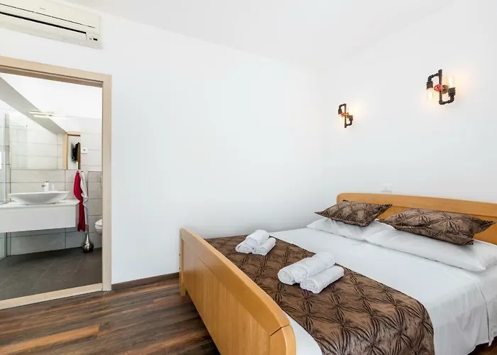 Villa Seaside Near Trogir - Poljica Marina